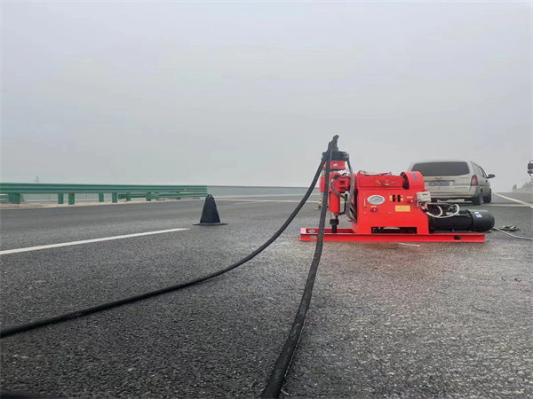 园林办事处马路路基路面开裂下沉注浆加固灌浆