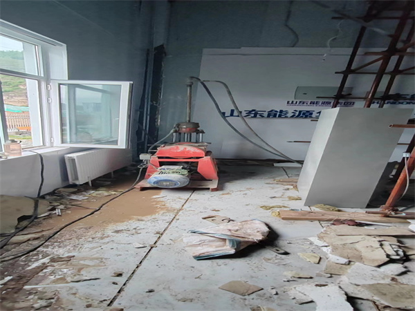 园林办事处地基基础下沉墙体裂缝加固注浆顶升施工